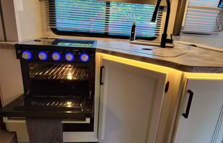 2022 Thor Chateau 28Z Easy to drive, tons of xtras