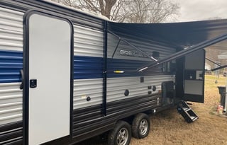 Pat's Wolf Den 2021 Forest River RV Cherokee