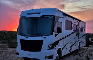 2022 FR3 34DS Class-A(Gas) Sleeps Up to 8 + Tent