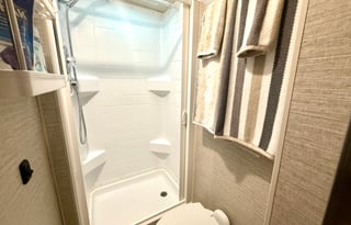 Cozy up with a View - Sprinter V6 Diesel