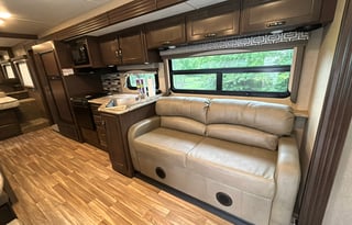 2017 Thor Motor Coach ACE 30.4