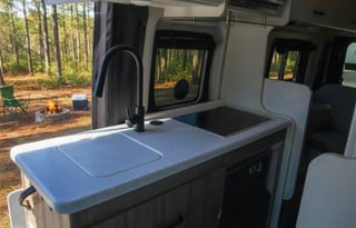 B01 - Thor Twist Van - The RV Rental Factory