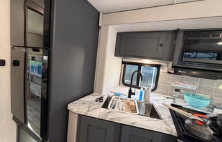 Family Adventure Camper – Apex 300BHS Bunkhouse RV