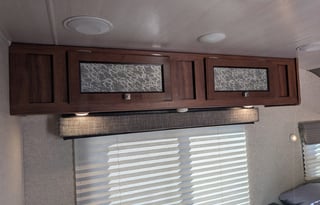 Easy to hard shell camper trailer for 5