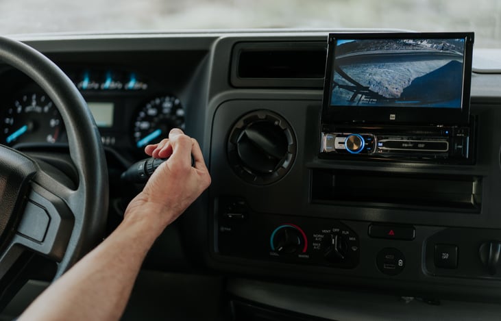 Nice wide angle back up cam, driving this rv is super simple, just like driving a big car.