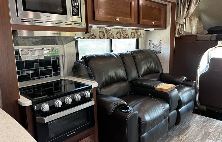 Propane stove/oven.  Microwave
Leather recliners