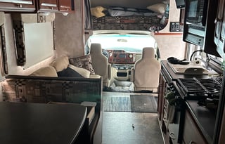 2013 Winnebago Chalet 31RJ