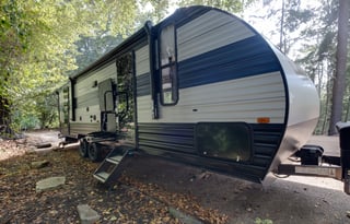 Cousin Kyle The Handsome 32ft Easy Tow Glamper