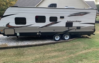 2018 Starcraft Autumn Ridge 260HR