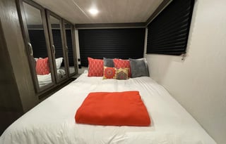 AMAZING RV - Must See 2BR! in North Hollywood