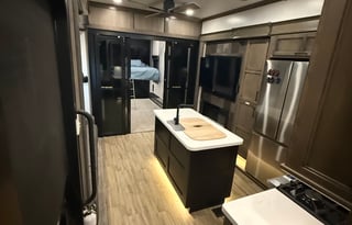 2023 Fifth Wheel RiverStone 45BATH DELIVERY ONLY