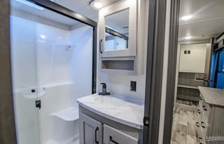 2023 KEYSTONE MONTANA HIGH COUNTRY! 2bd/2ba/loft