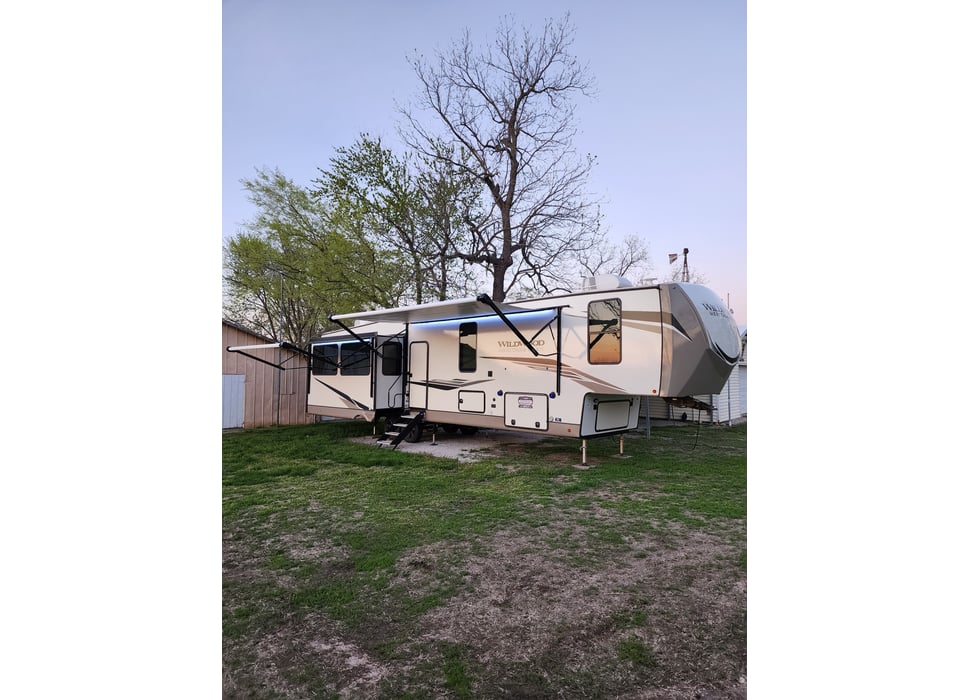 Fifth Wheel rentals in Bonner Springs