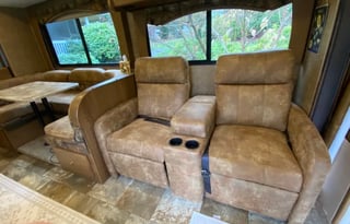 2016 Coachmen RV Leprechaun 319DS Ford 450