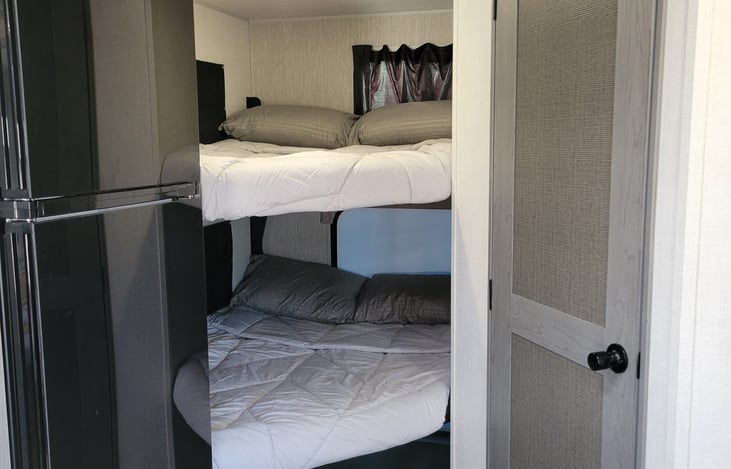 two 3/4 full bunks