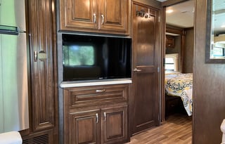 Luxury 2018 Thor Miramar RV Adventure