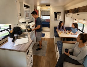 Forest River RV Sunseeker 2450Ford