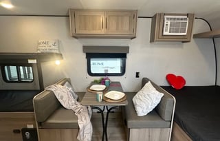 2022 Coleman Dutchman 17B sleeps 5