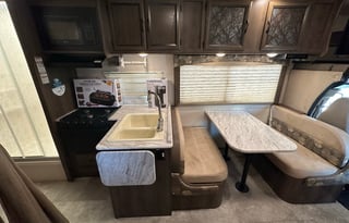 Coachmen RV Freelander 27QB Chevy 4500 (CA)
