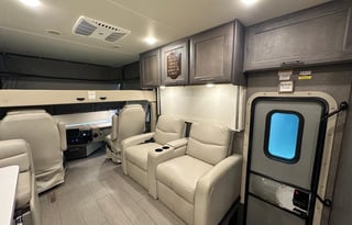 2022 Thor Palazzo 33.6 Diesel Class A