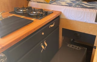 Self Sufficient 4 Person - Jenny in Forest Van