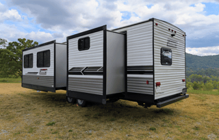 Coleman Lantern | Large Modern Bunkhouse sleeps 9