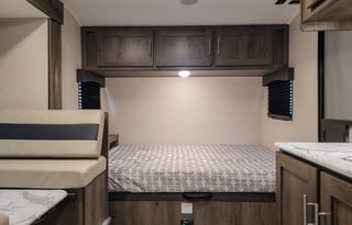 S'mors Roomy Family Friendly Lightweight Bunkhouse