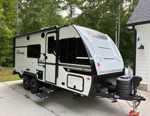 Winnebago Micro Minnie 2100BH