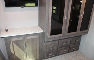 LUXURY-AUTO LEVELING-FREE INS-TOP RATED- DIAMOND O