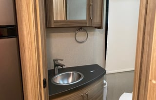 2019 Entegra Coach Qwest 24L