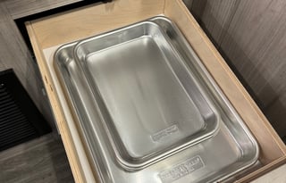 Easy Luxury Getaway! King Bed!