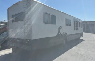 Caddy King RV, Sleeper Sectional, 4-Door Fridge TV