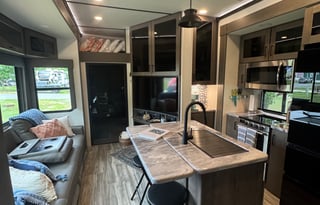 2022 Alliance, Valor 36V11 Toy Hauler