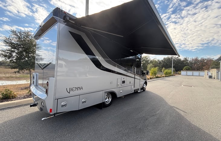 Great size awning reduces sunlight/heat to the interior of cabin, while providing amble shade for outdoor setting!