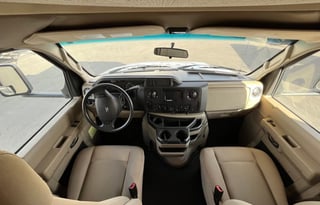 Explore in Style: 2018 Minnie Winnie 31G - Sleep9!