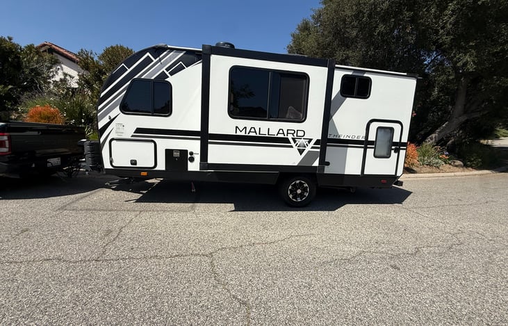 Camp in Malibu California!
Beautiful travel trailer 22.75 ft
2-4 people. Perfect for two adults and two children.