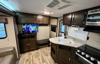 The Tovar's Kid Friendly Bunkhouse with Privacy