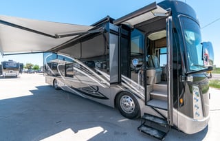 Diesel "MOLLY" King, 2 FULL BATHS!!