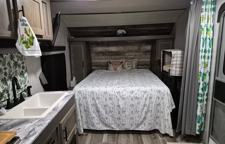 Queen size beds, pillows, sheets and comforter will be provided.