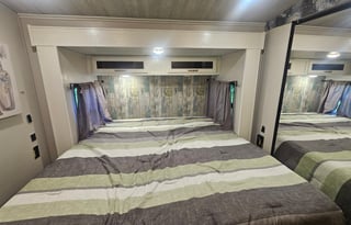 2023 Keystone Couger Halftime 33 RLI