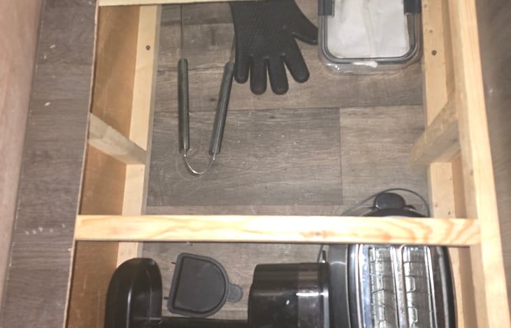 Coffee pot and toaster