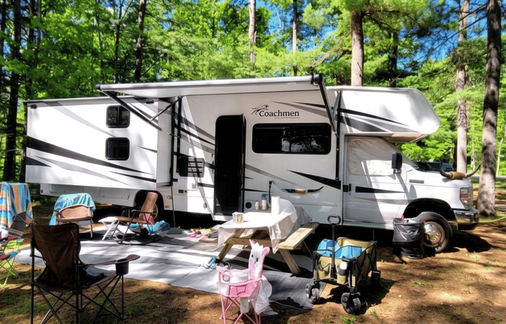Leave the real world in rear view! Set up camp, sit back and relax. The Bullhorn is easy set up and hook up.