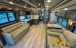 Tiffin Allegro Bay Super C