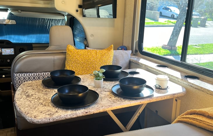 Dining room eating table, converts to a twin twin-size bed