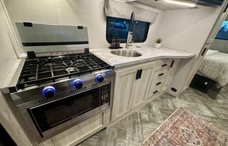 Clean&Comfortable 2023 Forest River Sunseeker LE