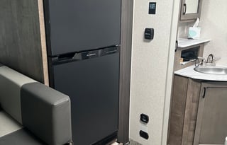 2022 Venture RV Sonic SN231VRL