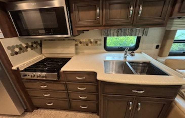 Gas stove with 3 burners