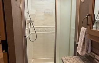 Sunshine Cruiser – All Inclusive Resort on Wheels