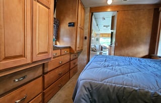 2013 Winnebago Vista 35F - FREE UNLIMITED INTERNET