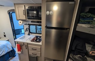 Redwood - Cozy Couples Camper (Sleeps 4-6)